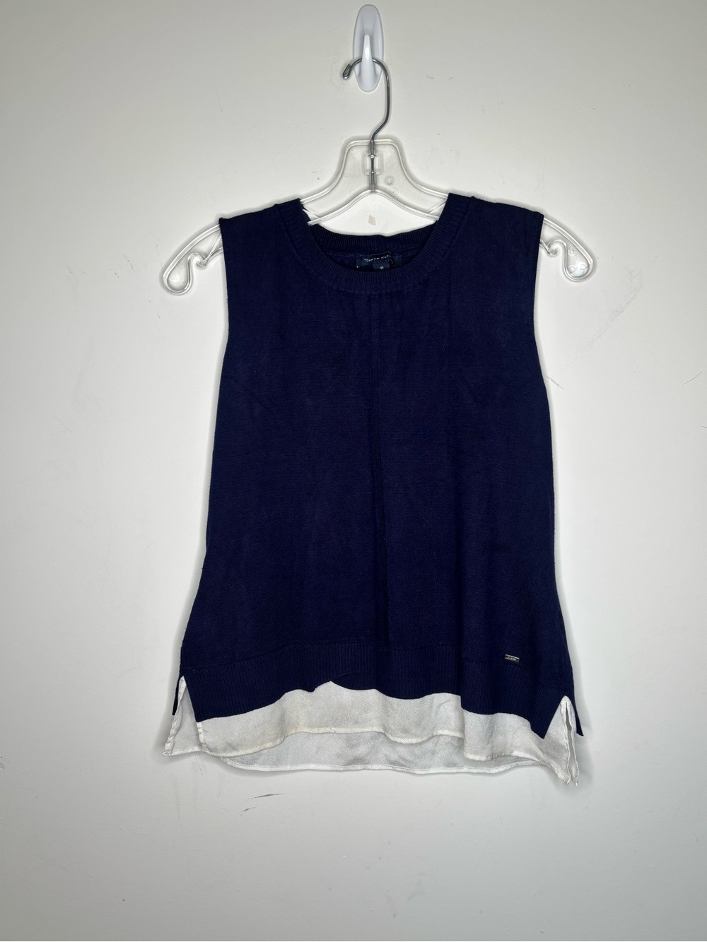 Tommy Hilfiger Navy Blue Knit Blouse Sleeveless Layered Hem Medium Rayon M1